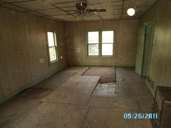 3rd image of 1115 Wolfe City Dr