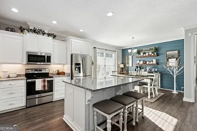 104 Pomegranate St — Photo 17