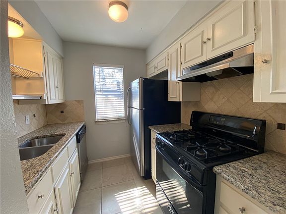 5th image of 5249 Meadow Creek Dr