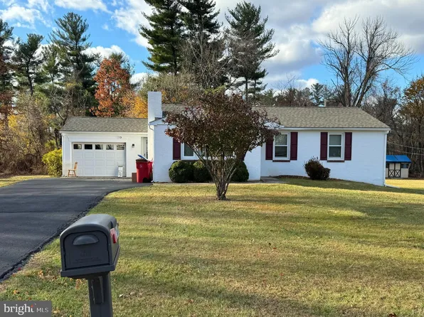 3260 W Mount Kirk Ave, Norristown, PA 19403