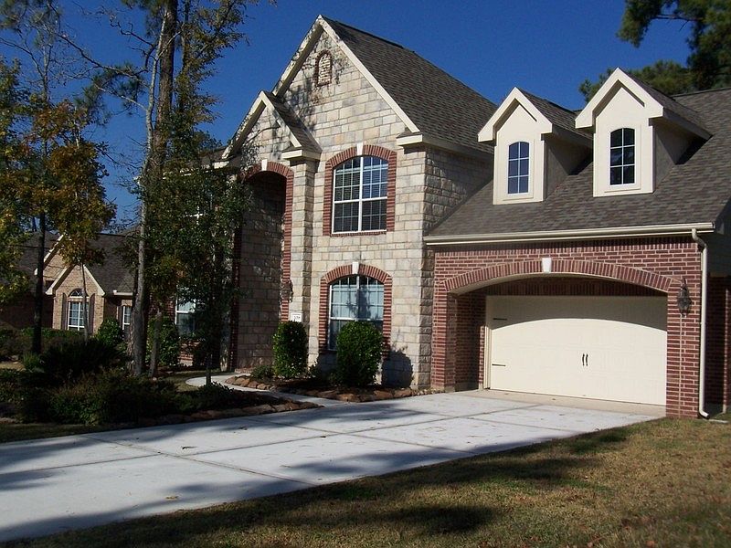 1st image of 2018 Graystone Hills Dr