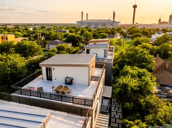 222 S Olive St #2102, San Antonio, TX 78203