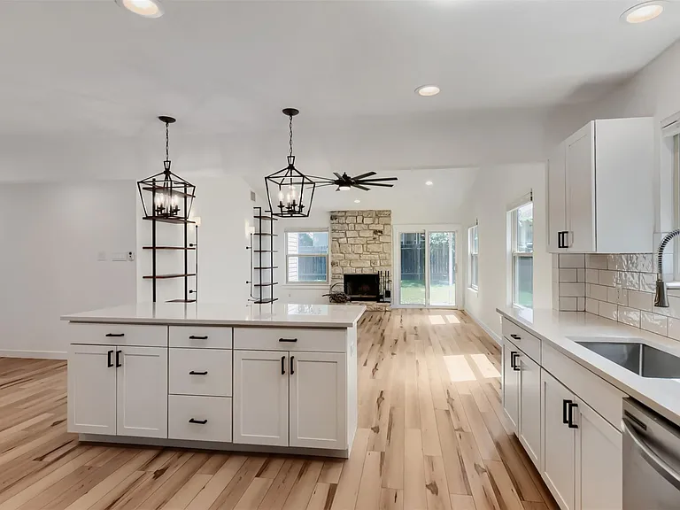 2608 Piping Rock Trl — Photo 12