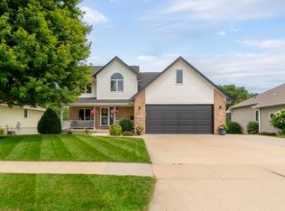325 Alvarado Ave, Cedar Falls, IA 50613
