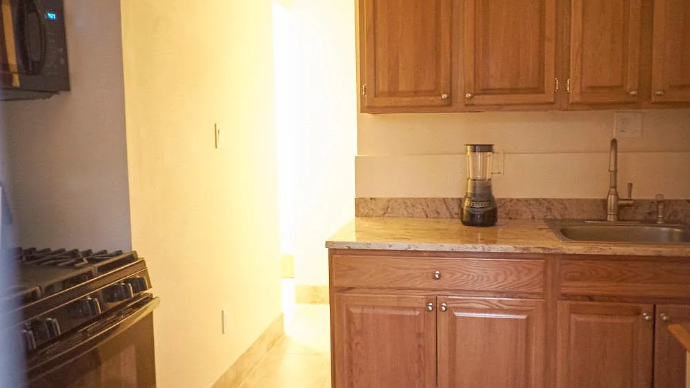 2 bed, 800 sqft, $2,500 — Photo 4
