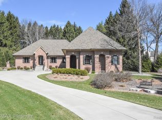 4525 Mapleton Dr, Howell, MI 48843