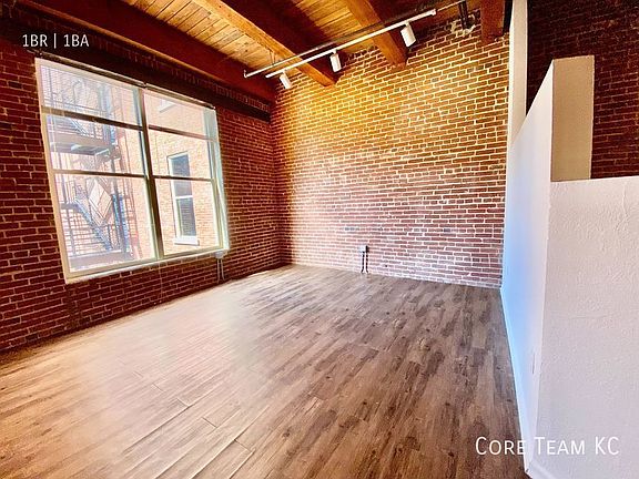 2nd image of 202 W 5th St #301