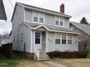 629 Capital Ave NE, Battle Creek, MI