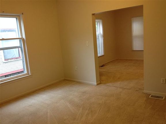 4th image of 839 Oakhill St SE