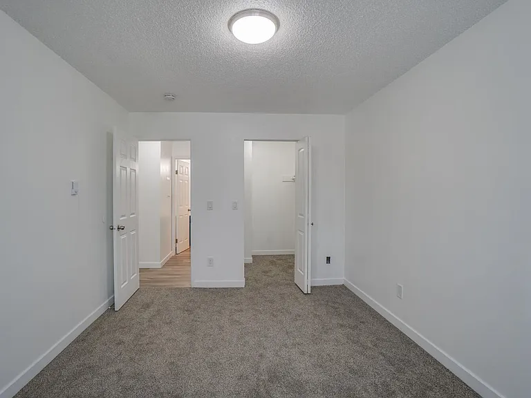 4875 SW Lombard Ave — Photo 52