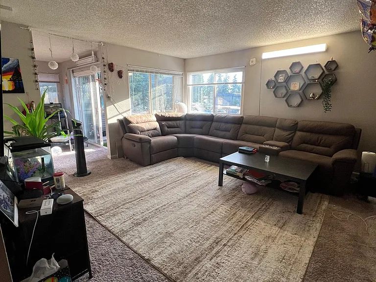 15212 NE 16th Pl #1 — Photo 4