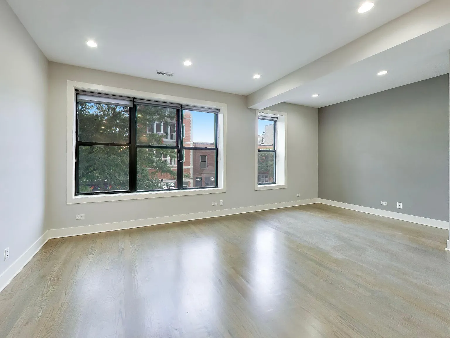 3 bed, 1300 sqft, $3,800 — Photo 2