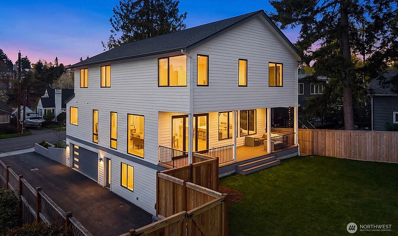 2nd image of 6214 40th Avenue NE