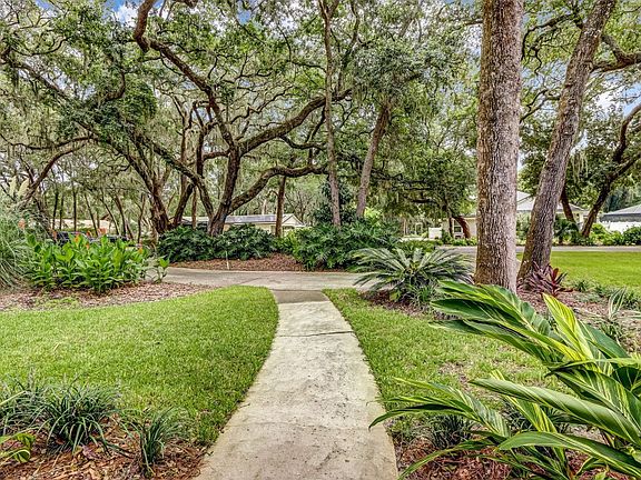 4th image of 2404 Los Robles Dr