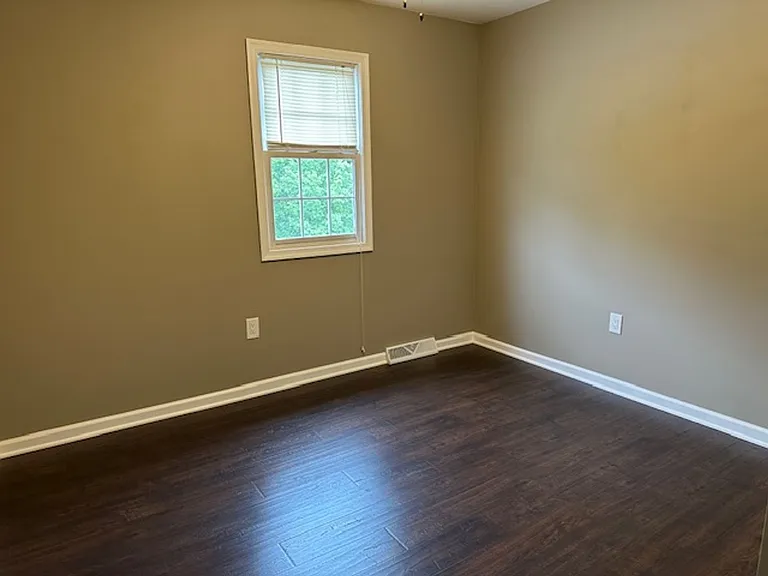 335 Cindy Dr — Photo 13