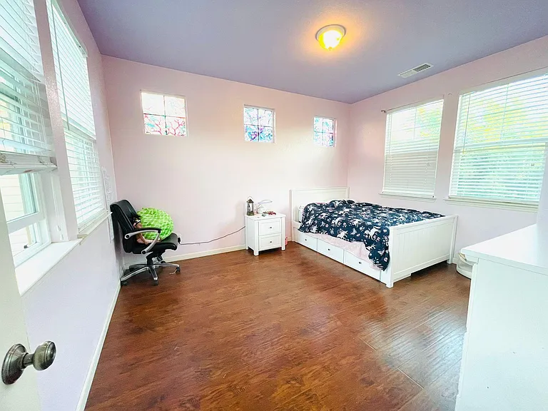 381 W Alameda Dr — Photo 12