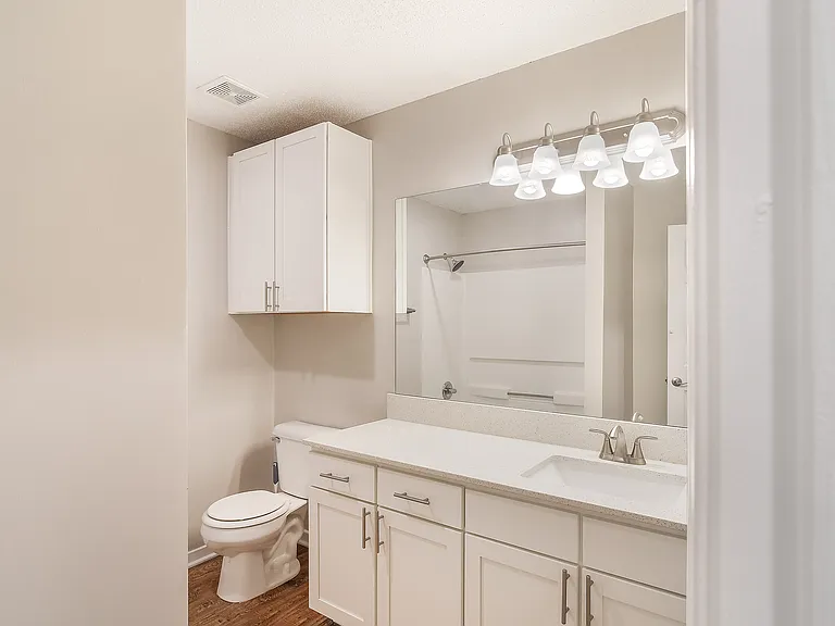 The Woodlands Apartment Homes — Photo 6
