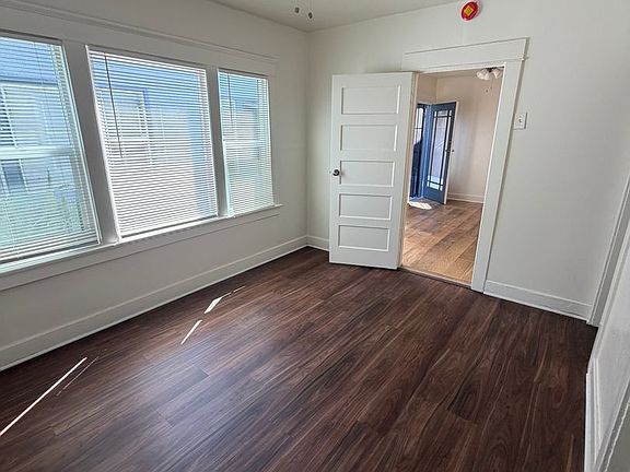 5th image of 1059 Gladys Ave APT 8