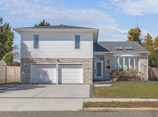 732 Jackie Ln, Baldwin, NY 11510