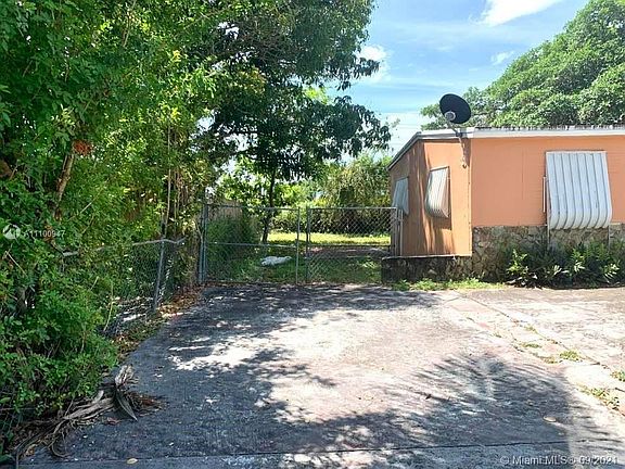 4th image of 4520 SW 38th St