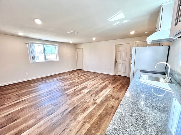 4th image of 11417 Sherman Way #8