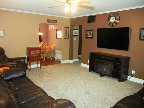 4th image of 4 Pineview Dr