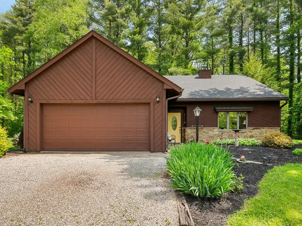 255 Lynn Rd, Nashville, IN 47448
