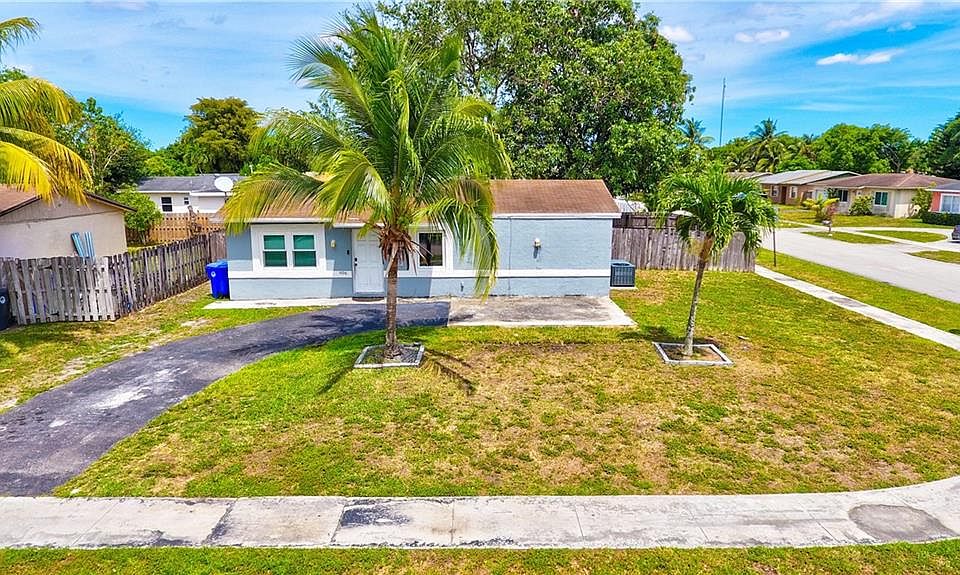 1st image of 406 SW 77th Ter