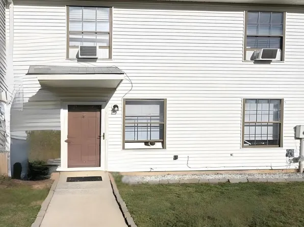 31 Brookshire Rd, Sicklerville, NJ 08081