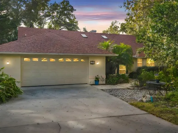 1136 W Glen Falls Rd, Deland, FL 32720