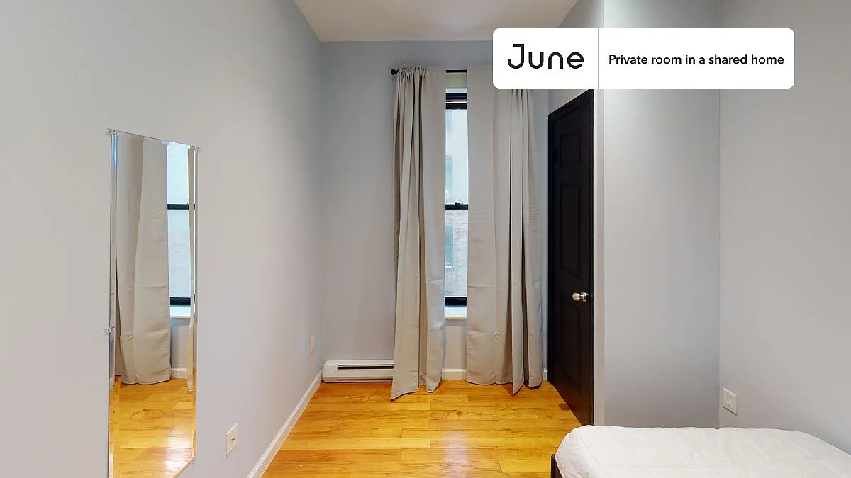 Twin bedroom in 4 bed/2 bath home in Upper West Side #761 C — Photo 2