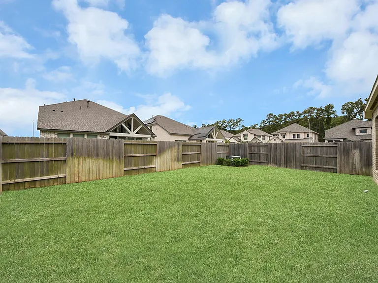 11210 Burgus Farm Rd — Photo 33