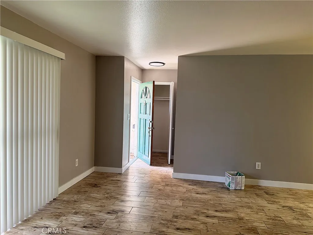 2 bed, 1000 sqft, $2,700 — Photo 4