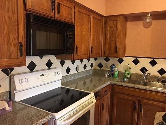 4th image of 1944 Oakbluff Dr
