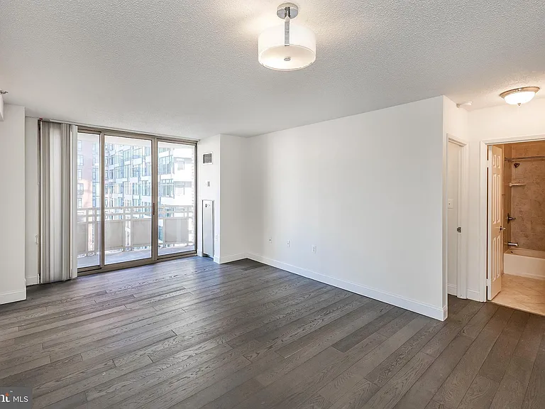 4801 Fairmont Ave #713 — Photo 8