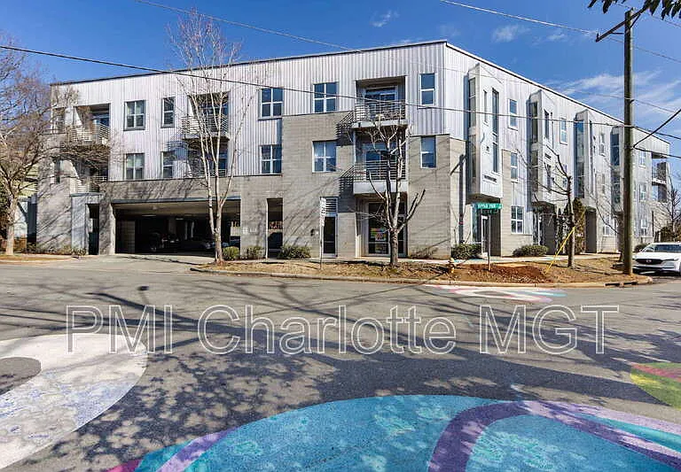 1600 Fulton Ave #204 — Photo 2