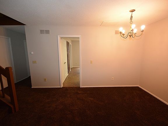 3rd image of 303 E Montcastle Dr