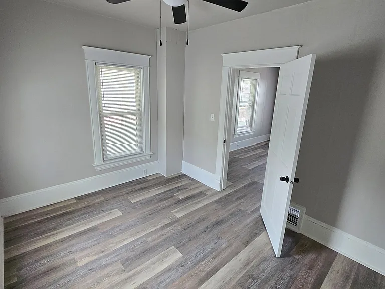 120 Bowen St — Photo 5