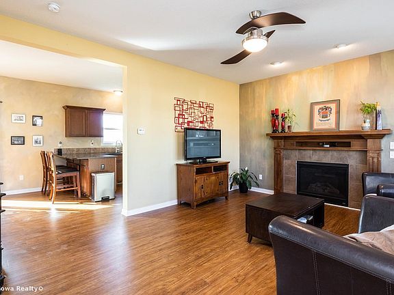5th image of 1910 SE Greentree Dr