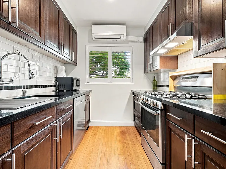 1615 N Laurel Ave #214 — Photo 9