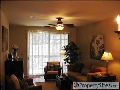 4th image of 1600 Long Grove Dr Unit 1624