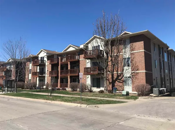 454 W Side Dr, Iowa City, IA 52246