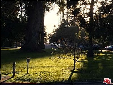 4th image of 526 Palisades Ave
