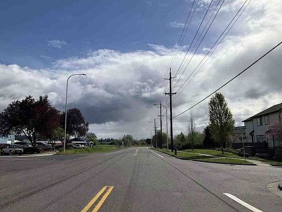 Exterior Neighborhood (street photo)