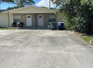 951 Skylark Dr, Fort Pierce, FL 34982