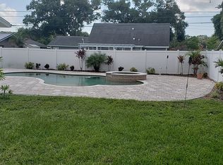 956 Fay Ave, Largo, FL 33771