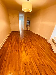 Rented by Metropolis Real Estate of Manhattan