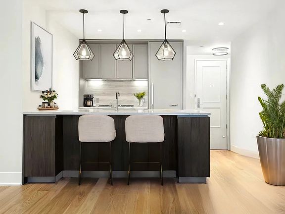 4th image of 218 W 103rd St #2C