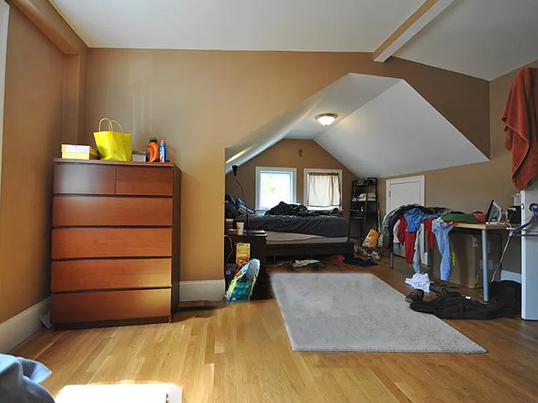 29 Woodstock Ave #2 — Photo 9