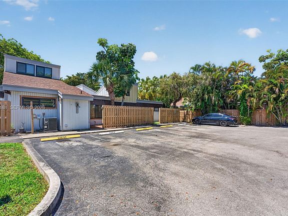 3rd image of 1717 NW 73rd Ave #33
